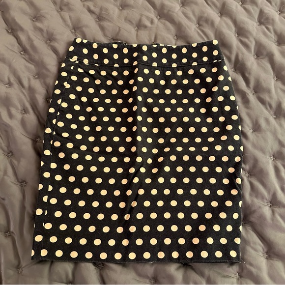 LOFT Dresses & Skirts - Loft 00P polka dot skirt